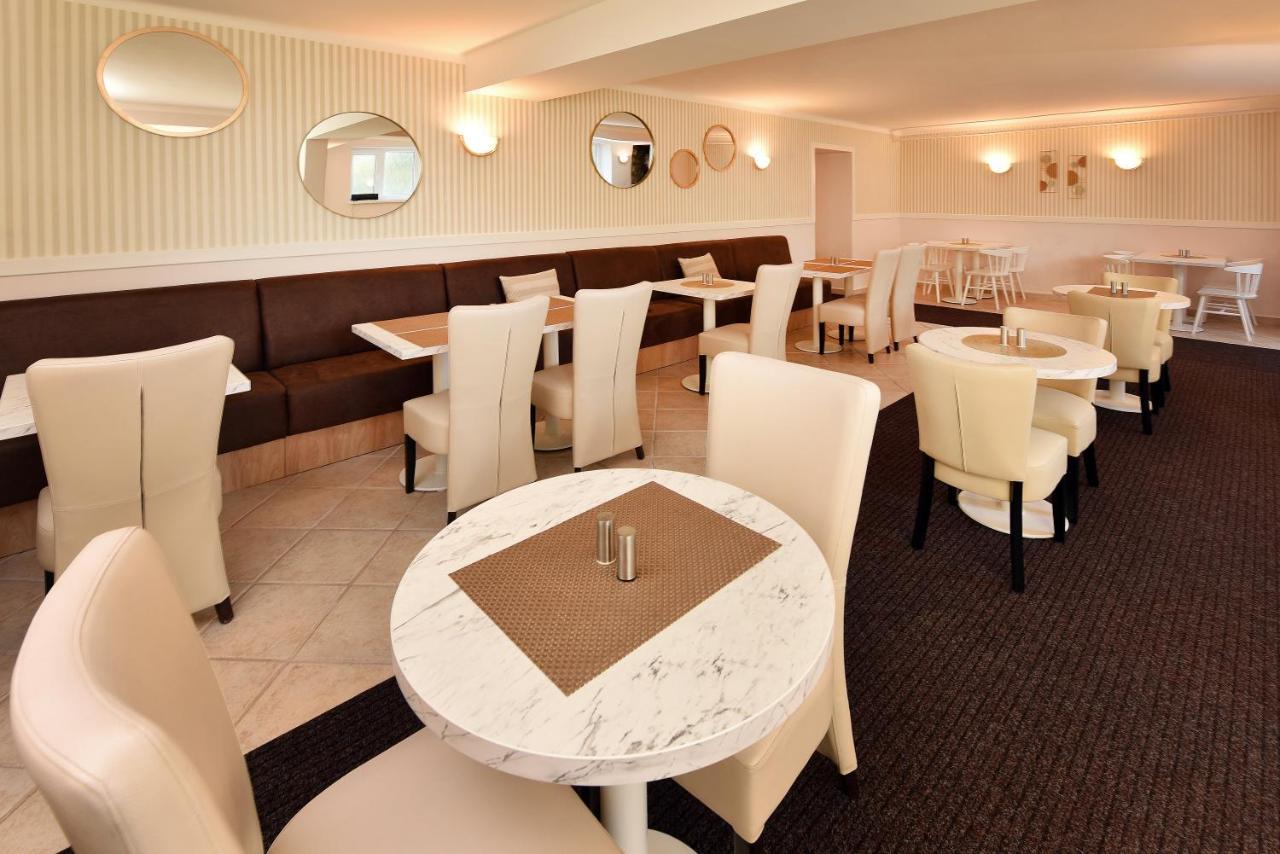 Aplend Hotel Lujza Major Татранска Ломница Экстерьер фото