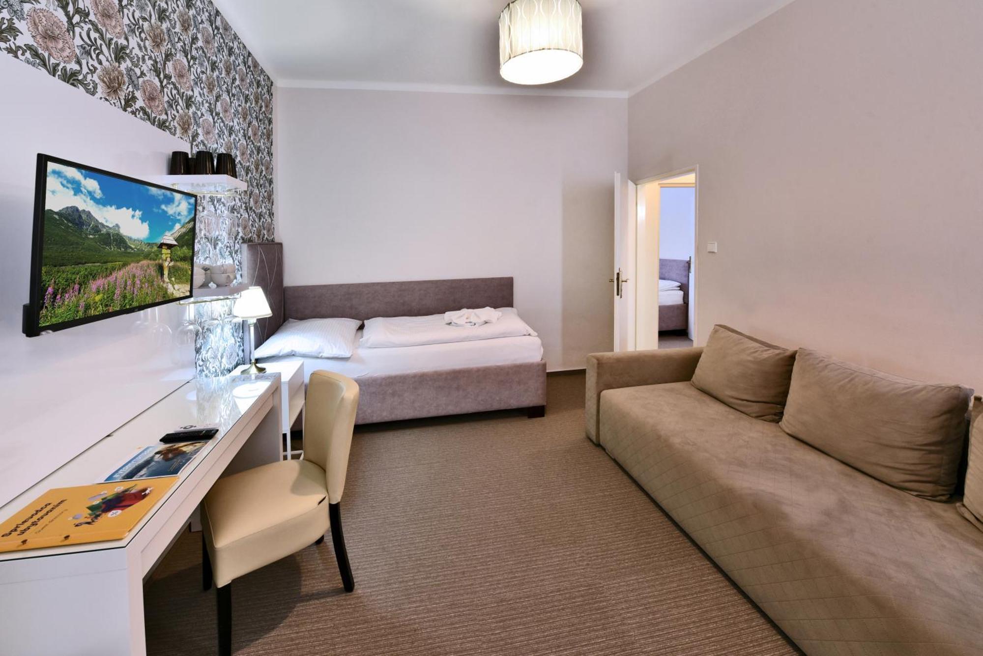 Aplend Hotel Lujza Major Татранска Ломница Экстерьер фото