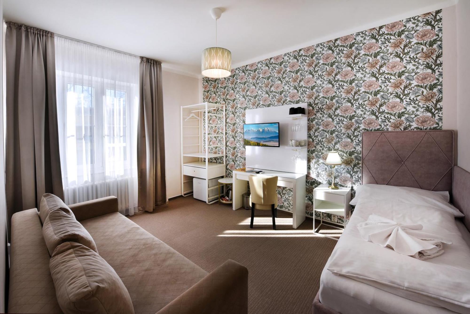 Aplend Hotel Lujza Major Татранска Ломница Экстерьер фото