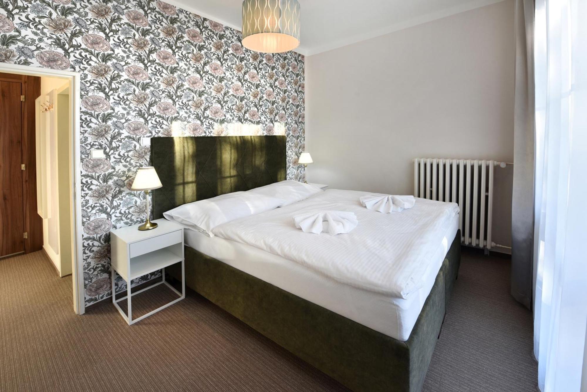 Aplend Hotel Lujza Major Татранска Ломница Экстерьер фото