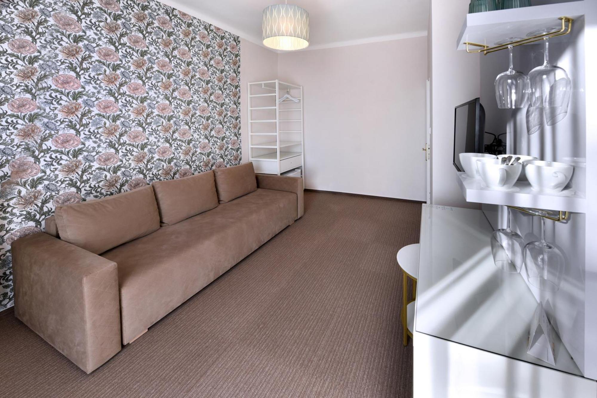 Aplend Hotel Lujza Major Татранска Ломница Экстерьер фото