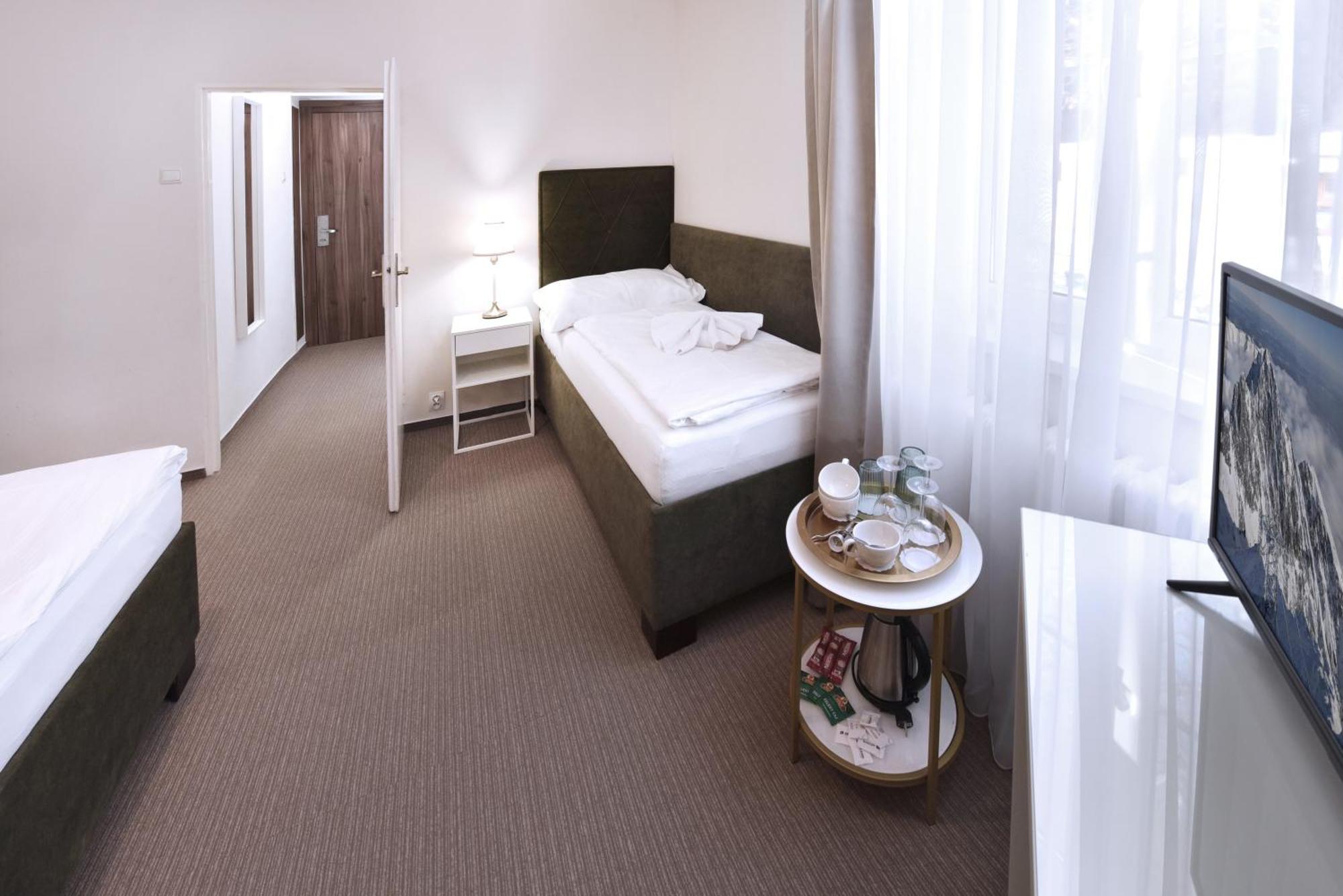 Aplend Hotel Lujza Major Татранска Ломница Экстерьер фото