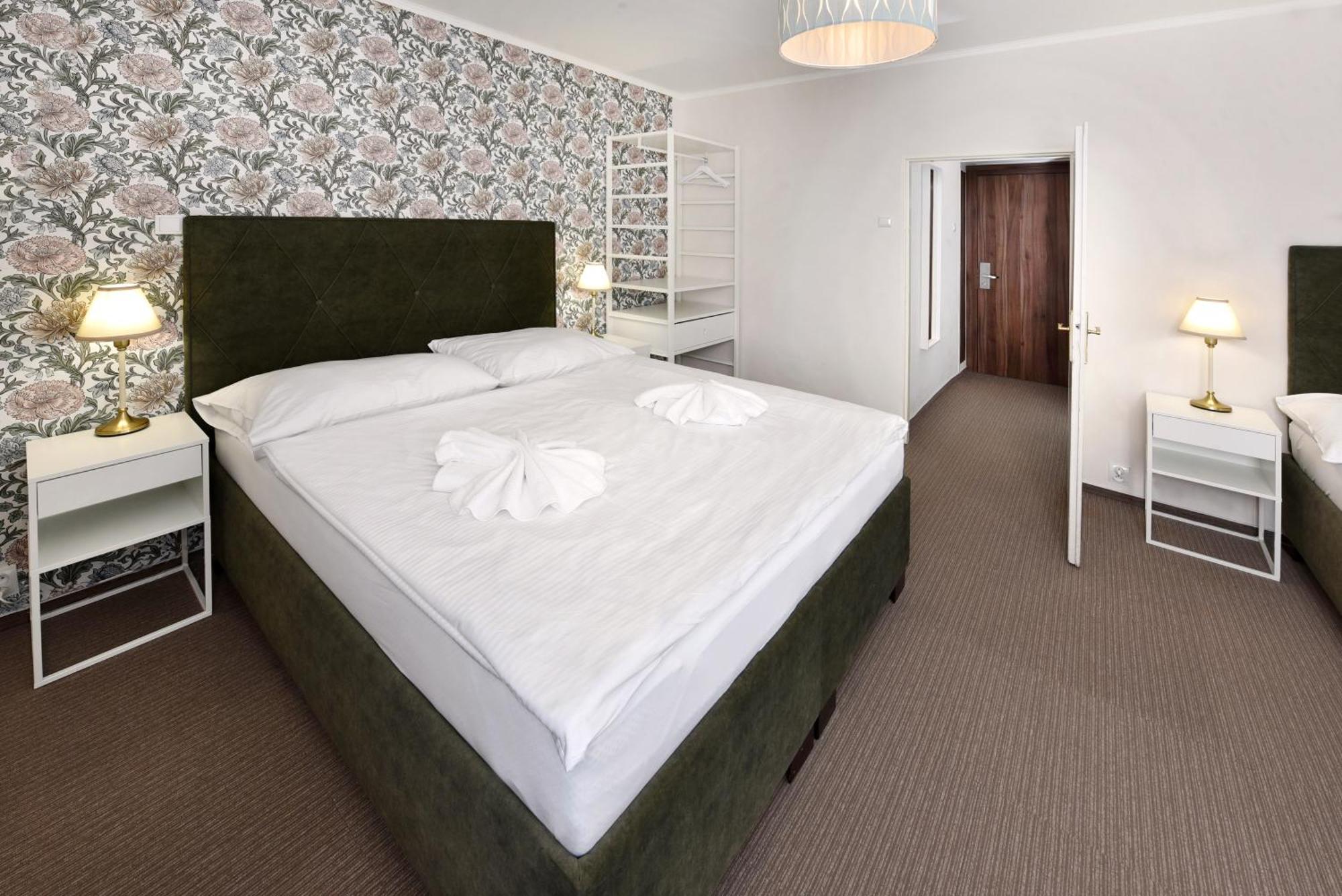 Aplend Hotel Lujza Major Татранска Ломница Экстерьер фото